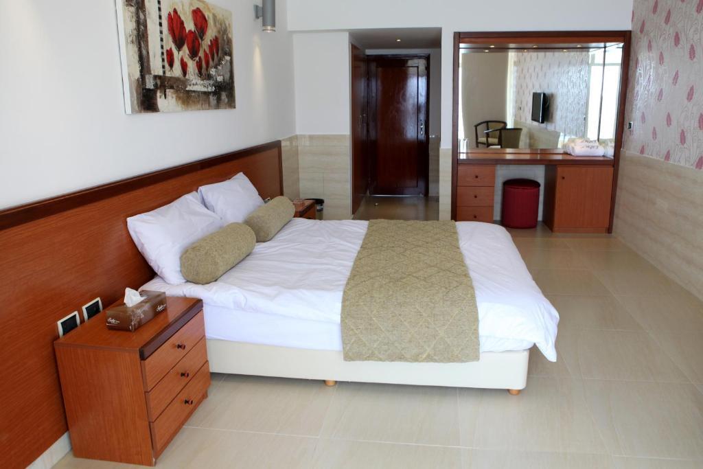 Sawary Beach Hotel Batroûn Rum bild