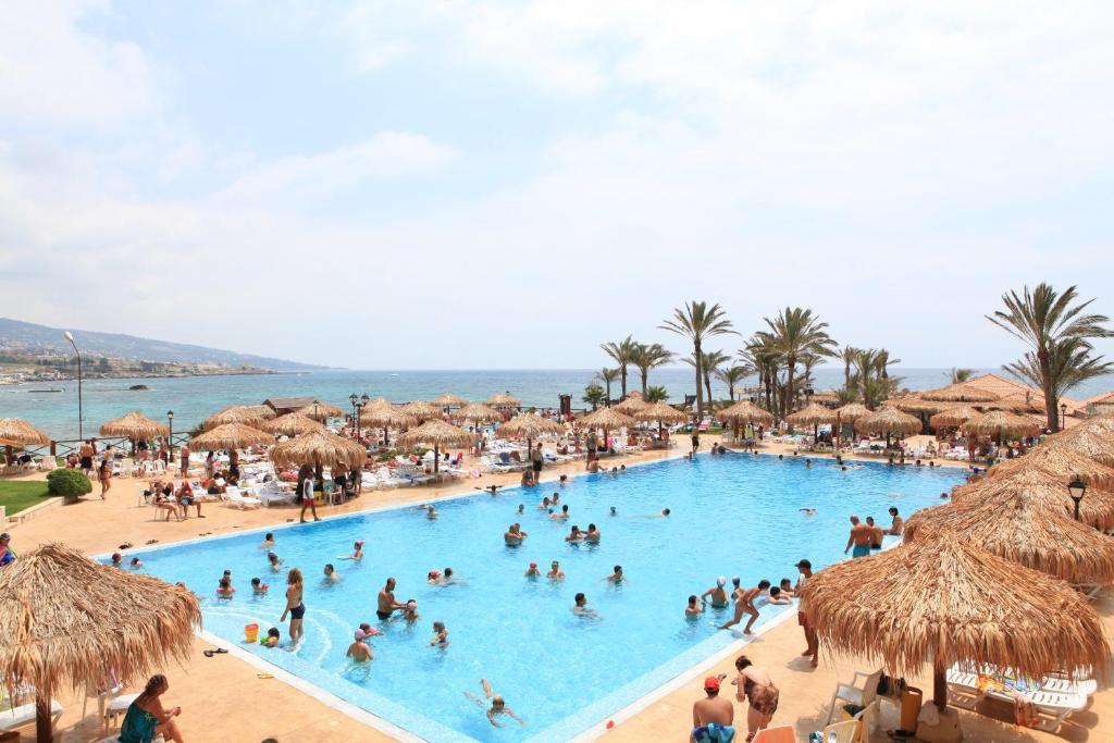 Sawary Beach Hotel Batroûn Exteriör bild