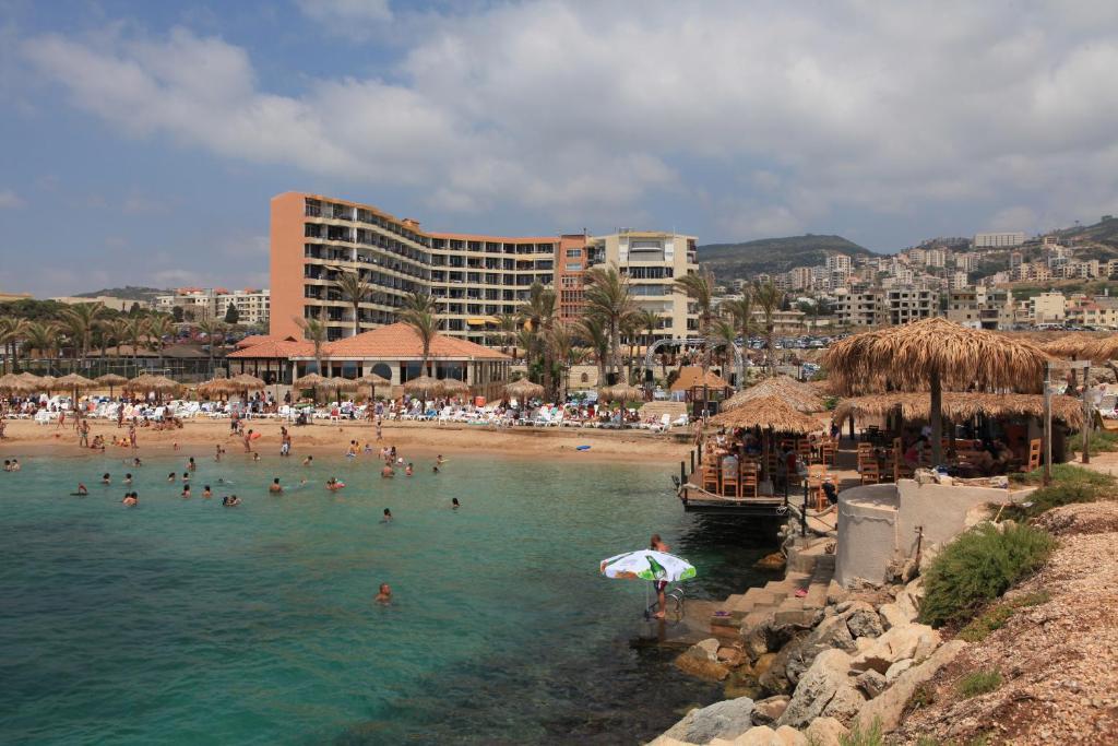 Sawary Beach Hotel Batroûn Exteriör bild